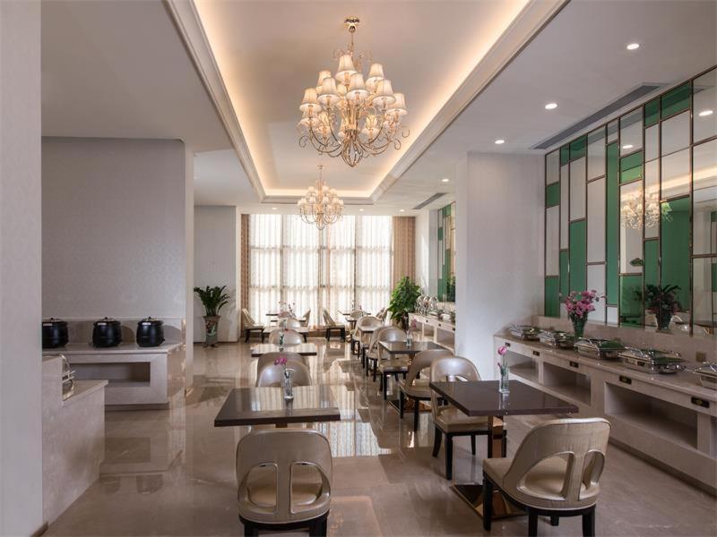 Vienna Classic Hotel Dongguan Changan Xiandai Exterior photo